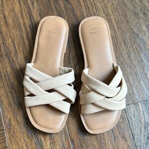 A New Day Women's Beige Crisscross Sandals size 7.5